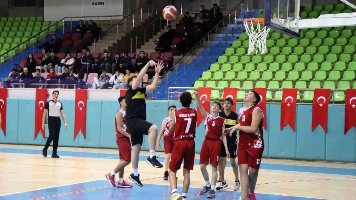 Elazığ’da U18 Basketbol Ligleri Başladı